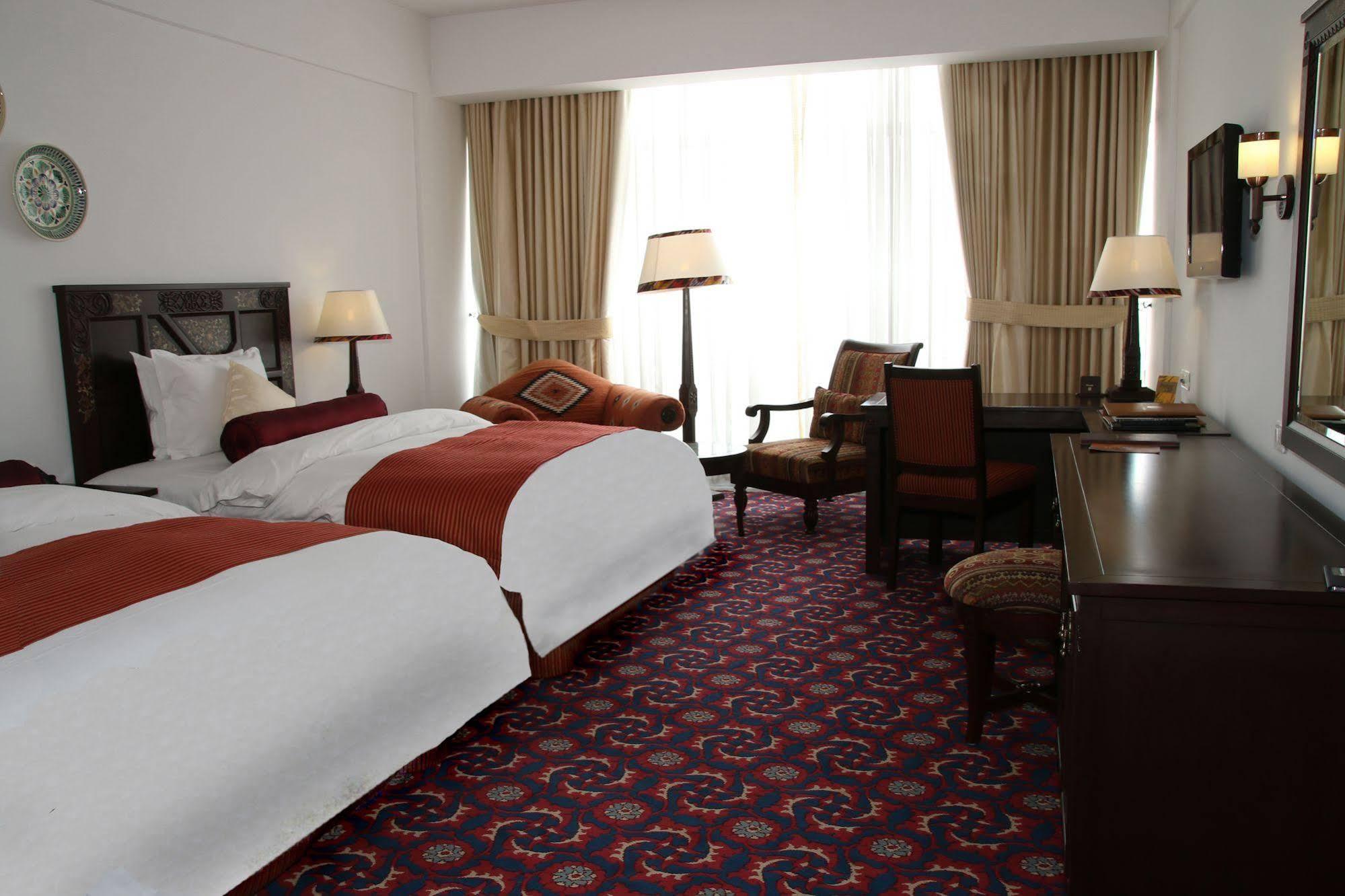 Dushanbe Serena Hotel ภายนอก รูปภาพ