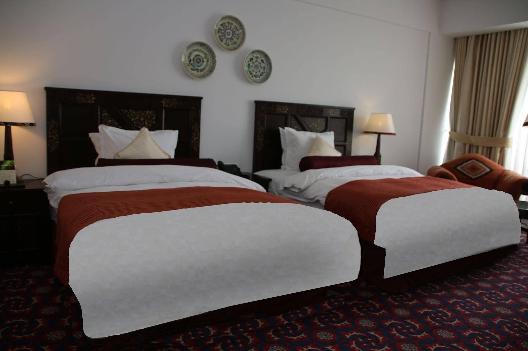 Dushanbe Serena Hotel ภายนอก รูปภาพ