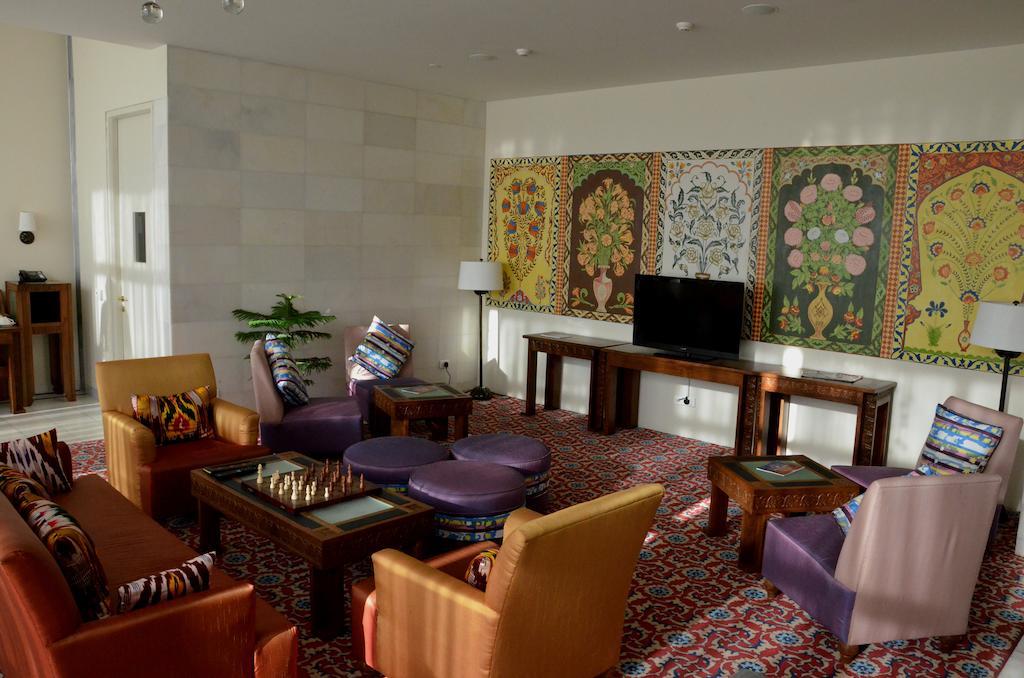 Dushanbe Serena Hotel ภายนอก รูปภาพ