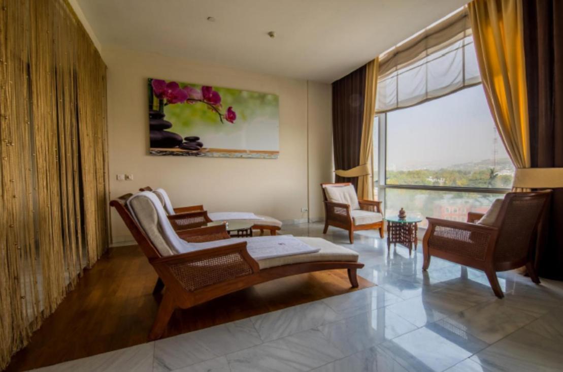 Dushanbe Serena Hotel ภายนอก รูปภาพ