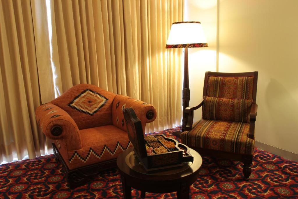 Dushanbe Serena Hotel ภายนอก รูปภาพ