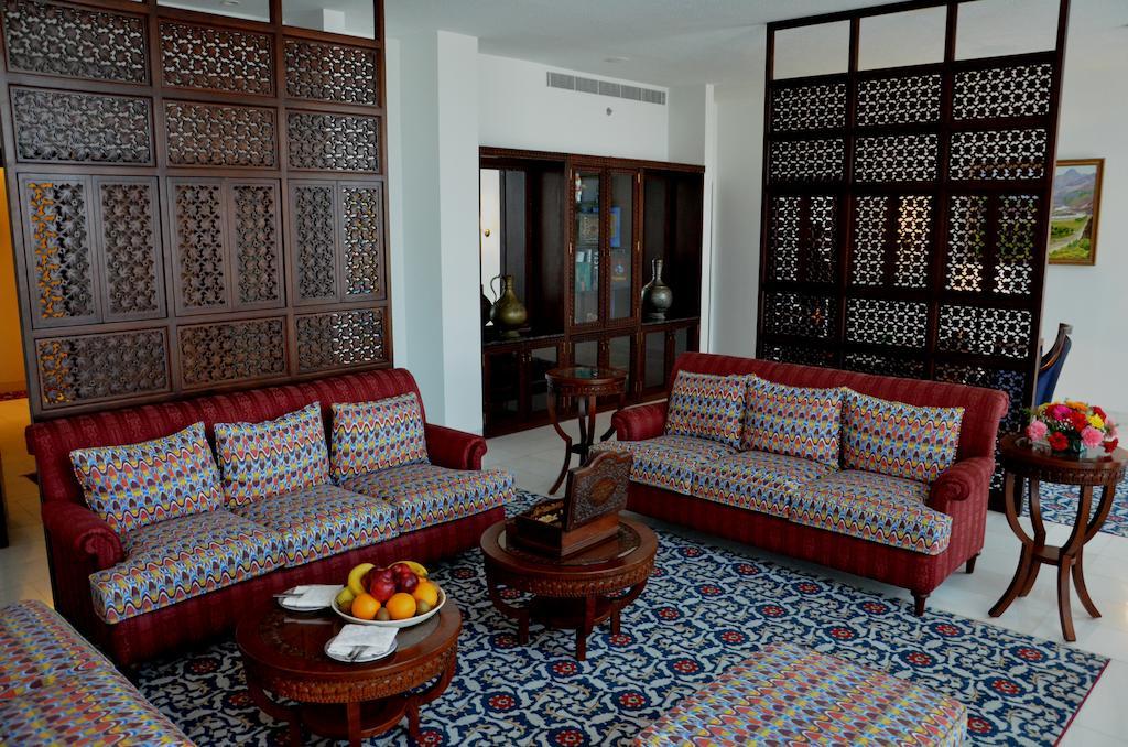 Dushanbe Serena Hotel ภายนอก รูปภาพ