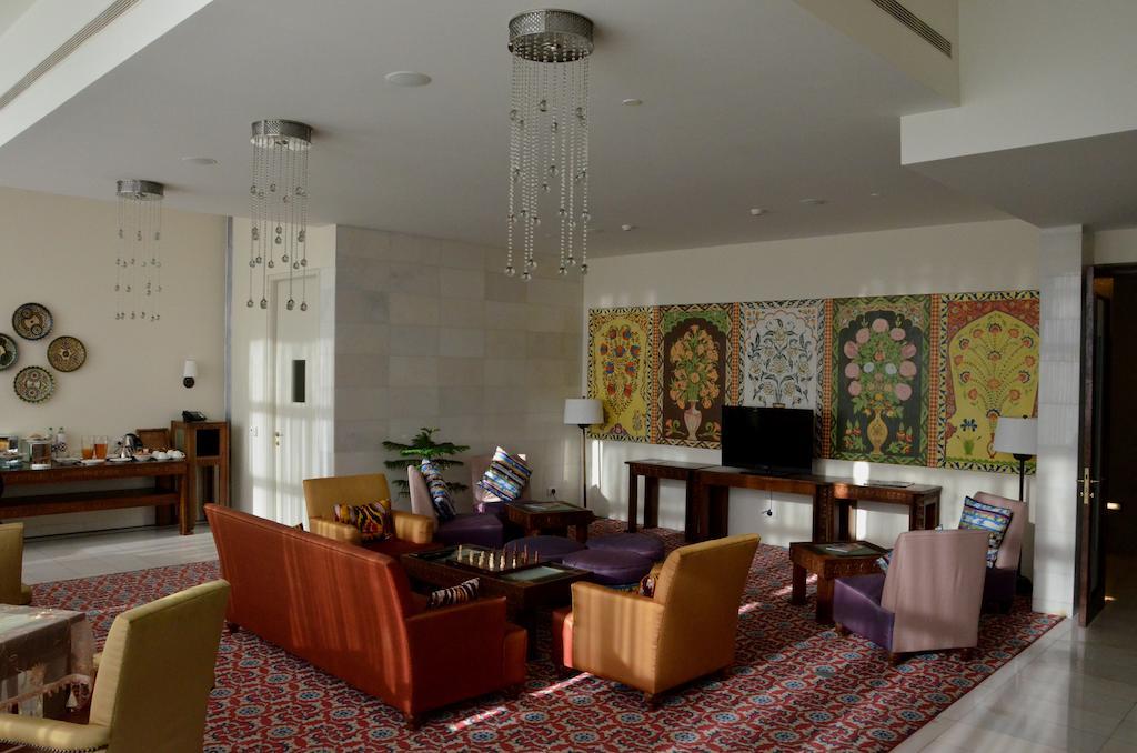 Dushanbe Serena Hotel ภายนอก รูปภาพ