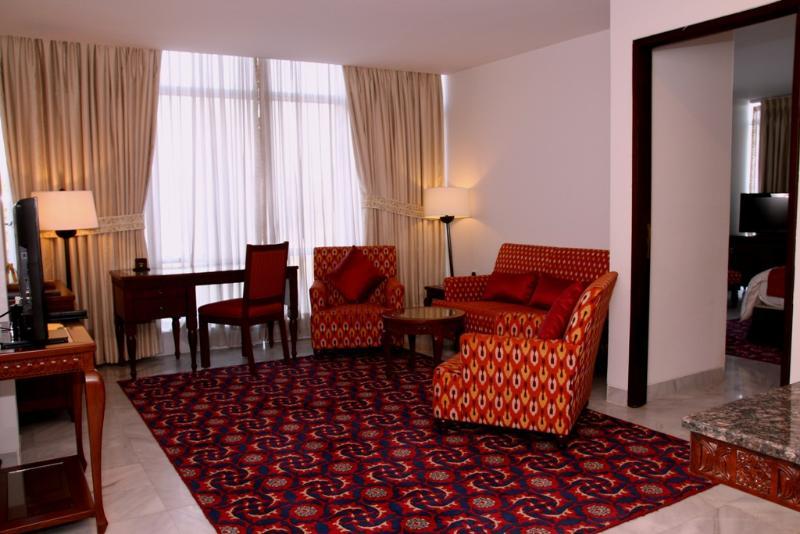 Dushanbe Serena Hotel ภายนอก รูปภาพ