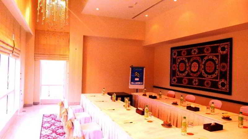 Dushanbe Serena Hotel ภายนอก รูปภาพ