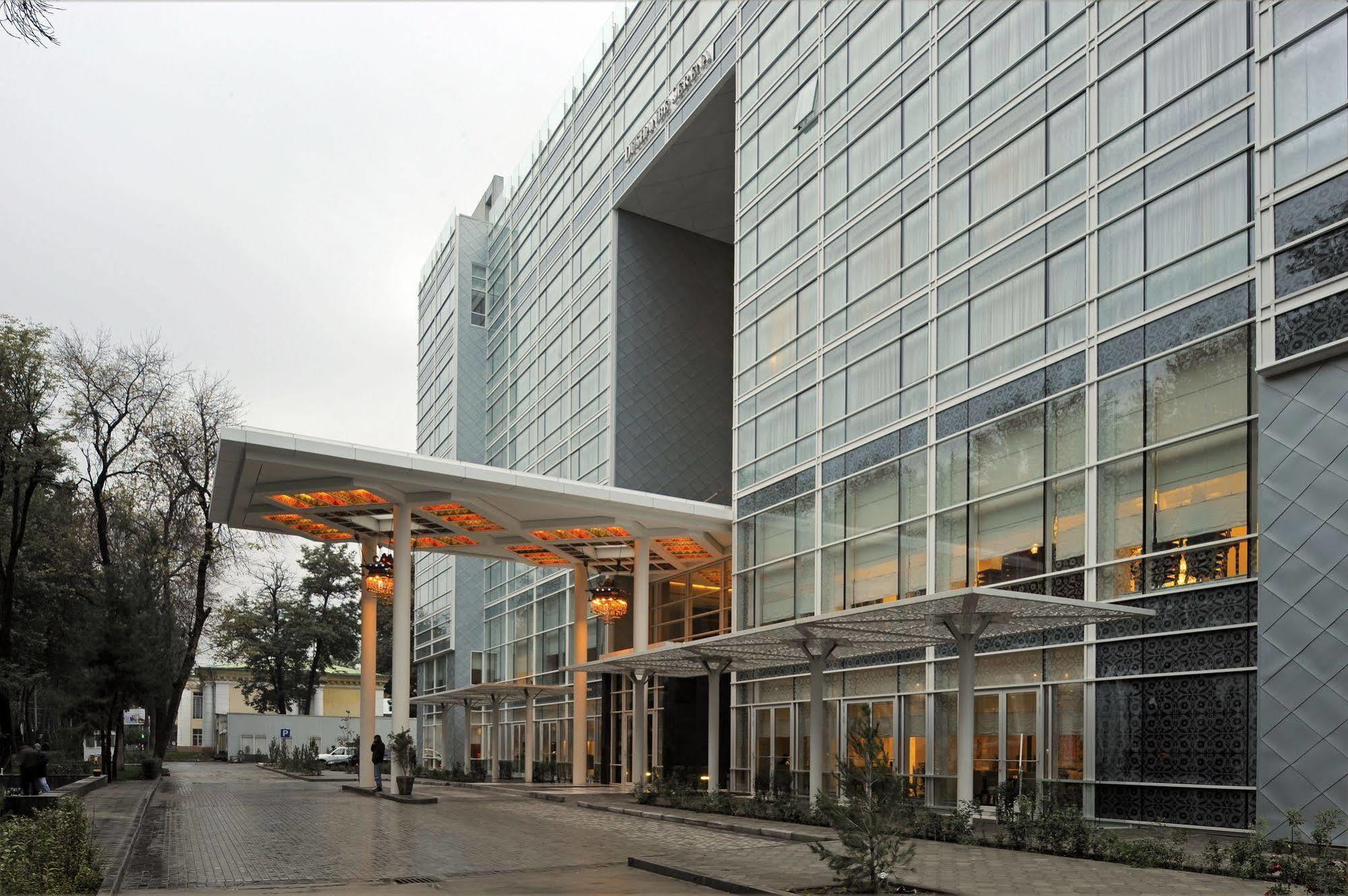 Dushanbe Serena Hotel ภายนอก รูปภาพ