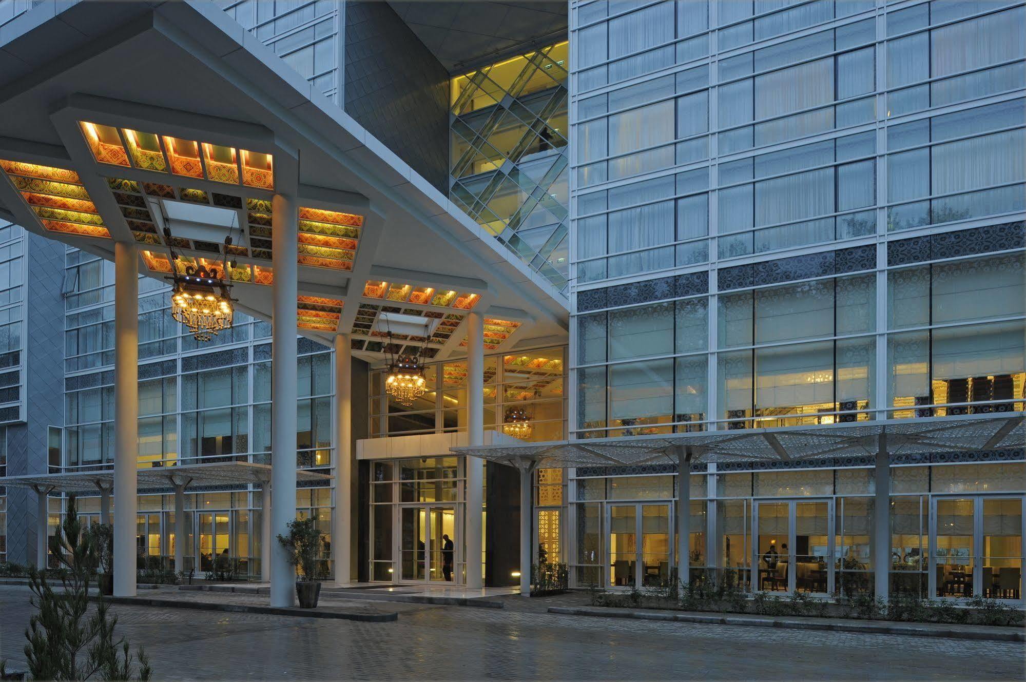 Dushanbe Serena Hotel ภายนอก รูปภาพ