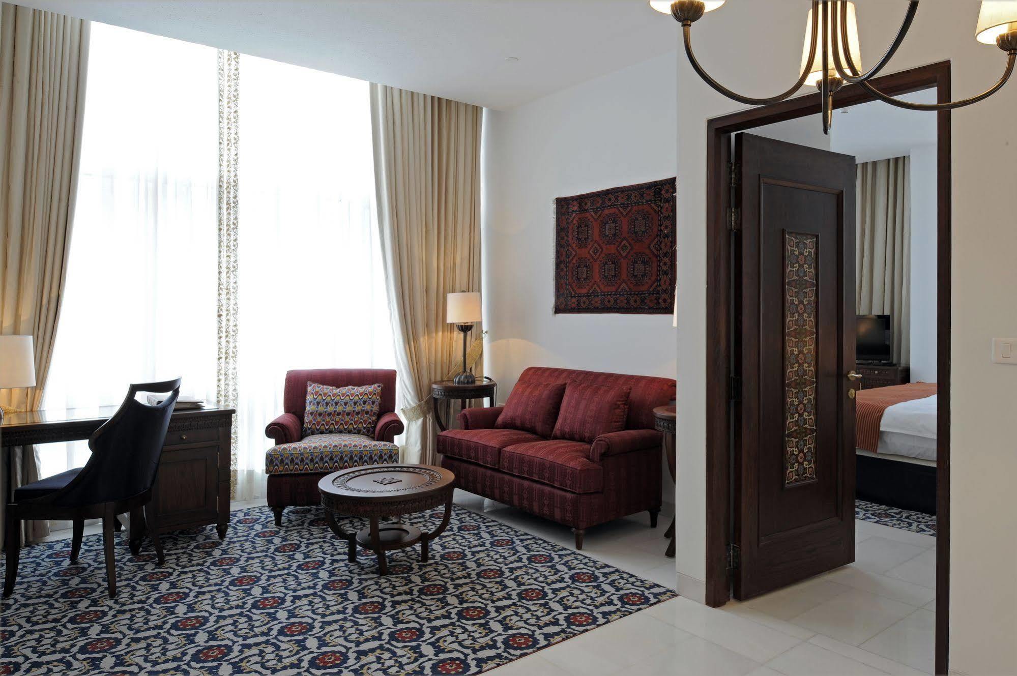 Dushanbe Serena Hotel ภายนอก รูปภาพ